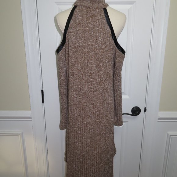 Open Shoulder Ripped Tunic Top - Picture 3 of 5